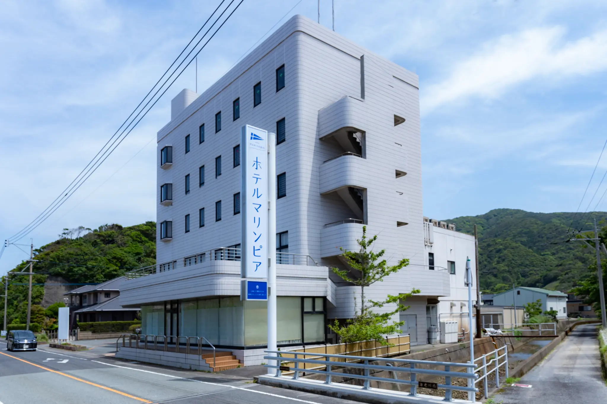 ホテルマリンピア 外観